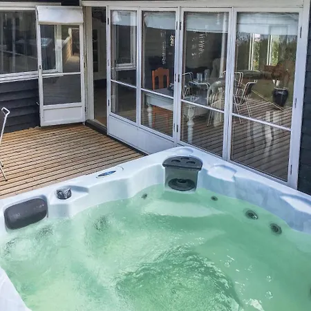 Three-bedroom Holiday In Grasted Graested